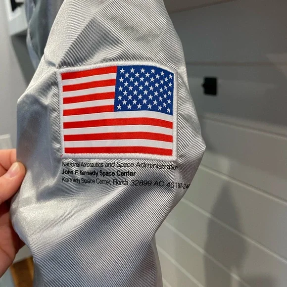 SOLD!! 686 x NASA Boys Shazam Insulated One Piece Snowsuit Silver BNWT Size XS - Picture 4 of 15